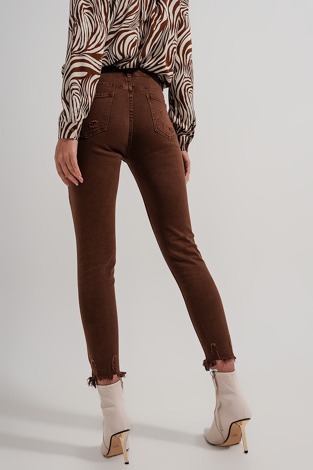 Cotton Raw Hem Skinny Jeans in Brown