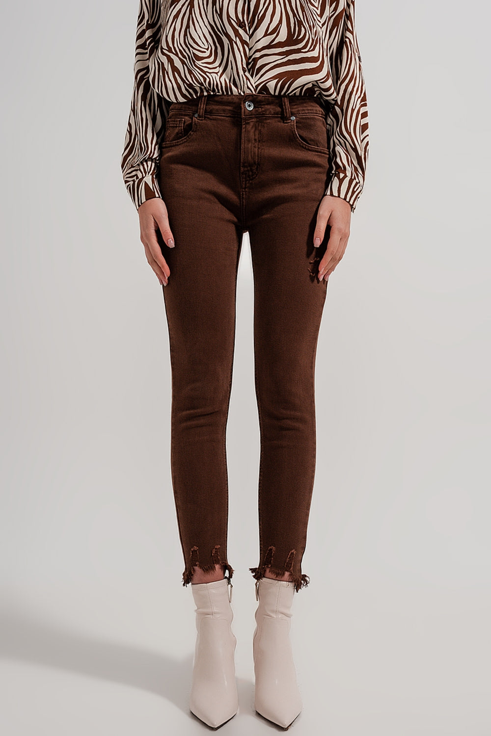 Cotton Raw Hem Skinny Jeans in Brown